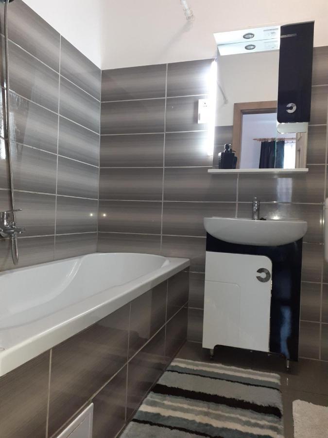 Oazis Apartman ชารอชปาตัก ภายนอก รูปภาพ