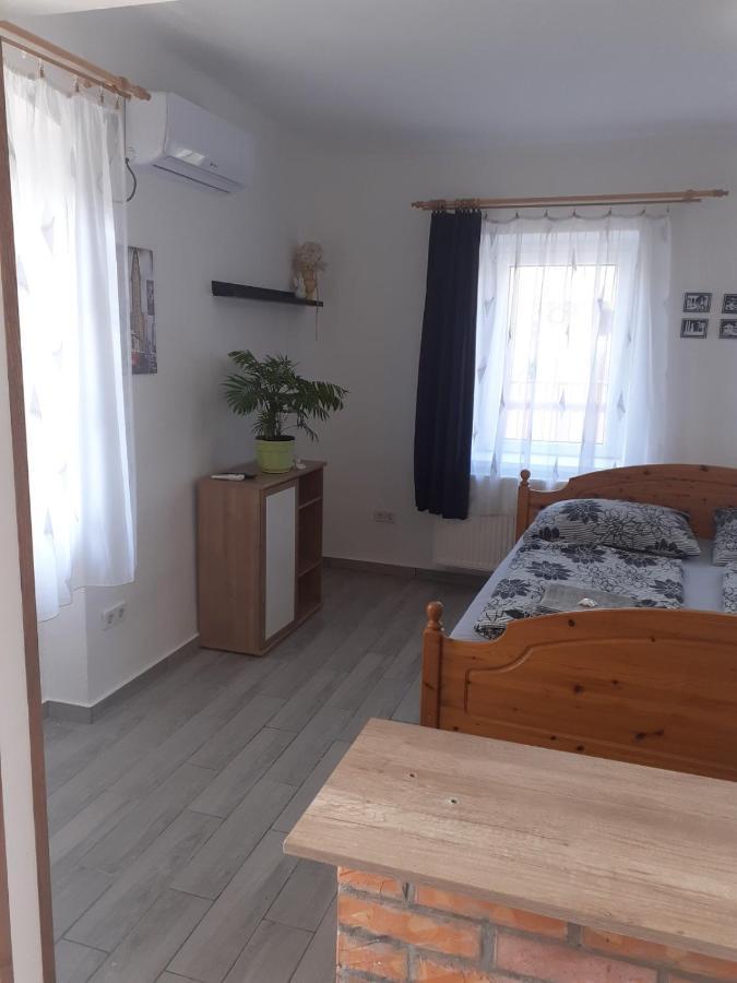 Oazis Apartman ชารอชปาตัก ภายนอก รูปภาพ