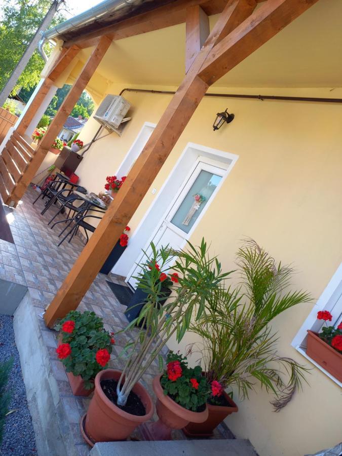 Oazis Apartman ชารอชปาตัก ภายนอก รูปภาพ