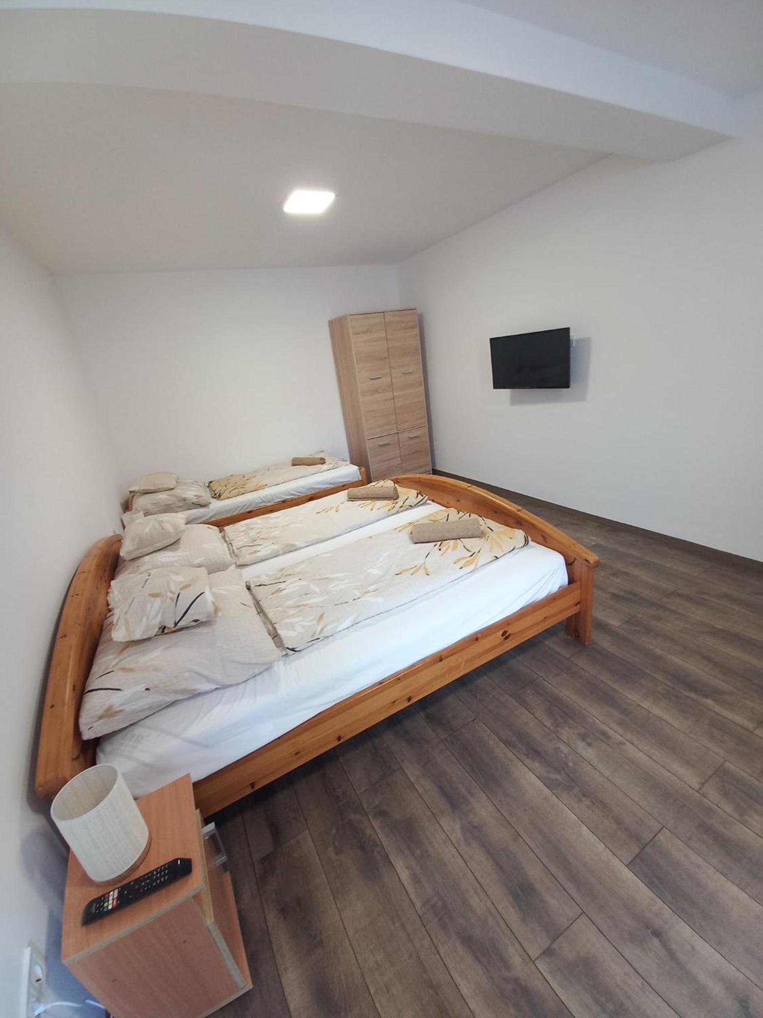 Oazis Apartman ชารอชปาตัก ภายนอก รูปภาพ