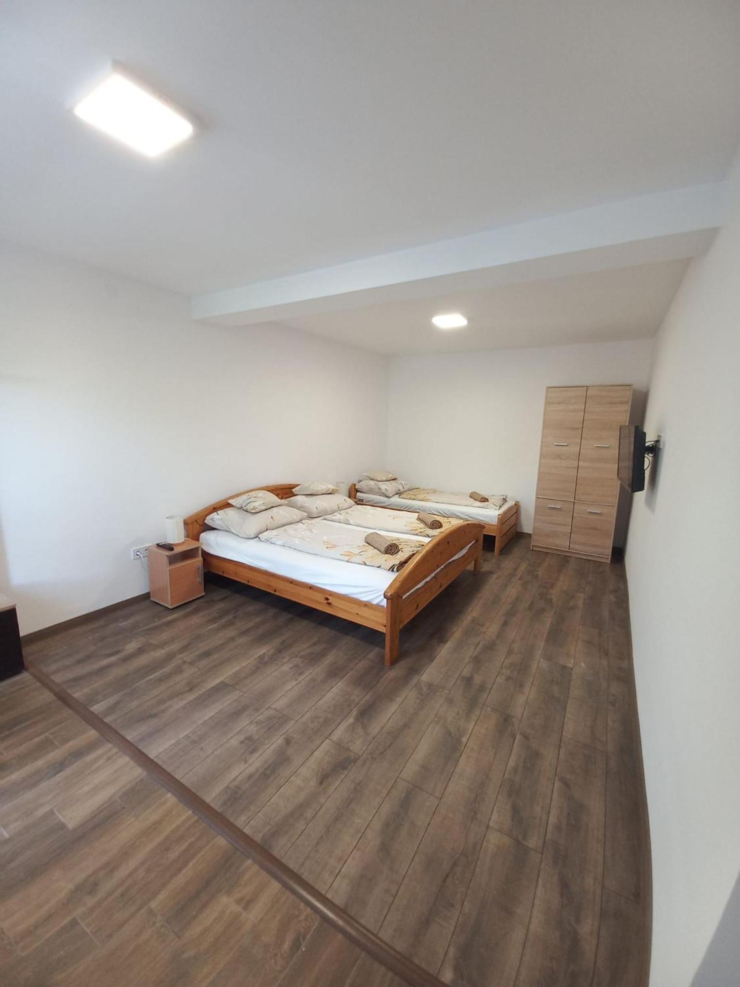 Oazis Apartman ชารอชปาตัก ภายนอก รูปภาพ