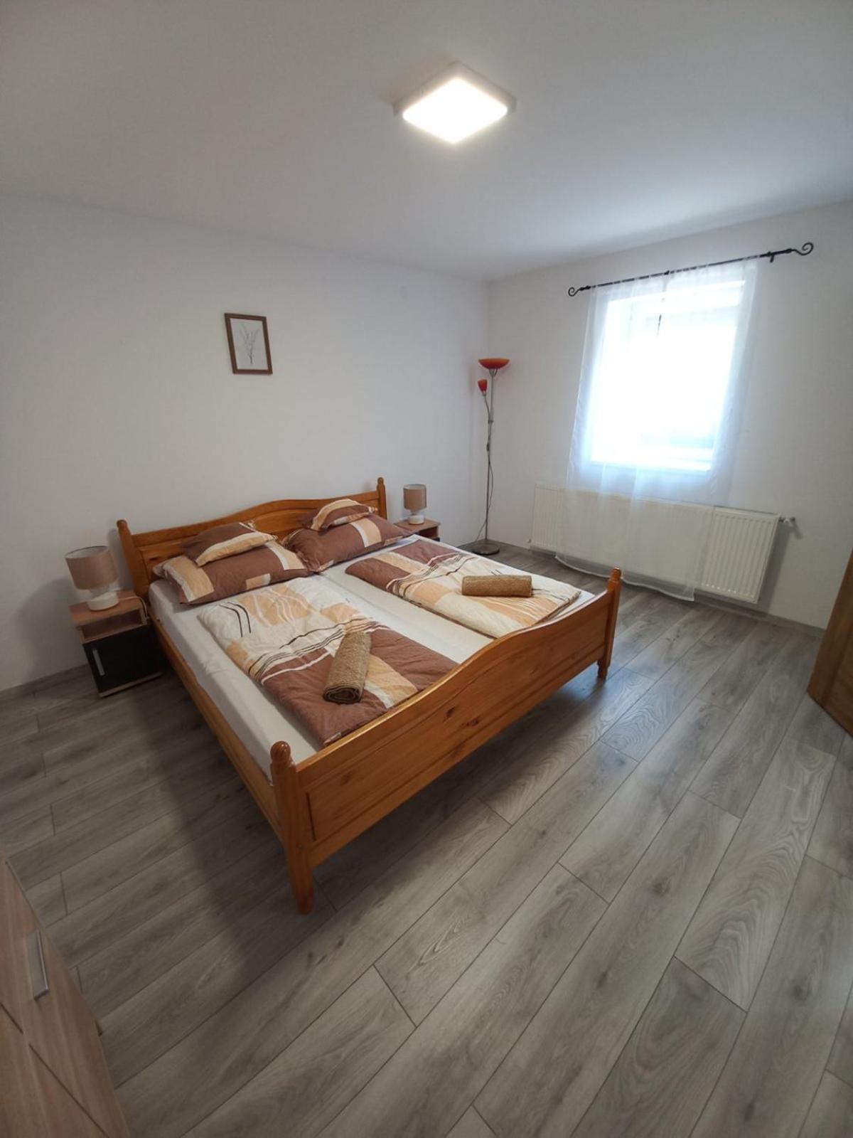 Oazis Apartman ชารอชปาตัก ภายนอก รูปภาพ